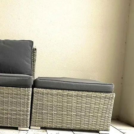 2eme Dans 2 Proche Mer, Centre-ville Et Commerces *