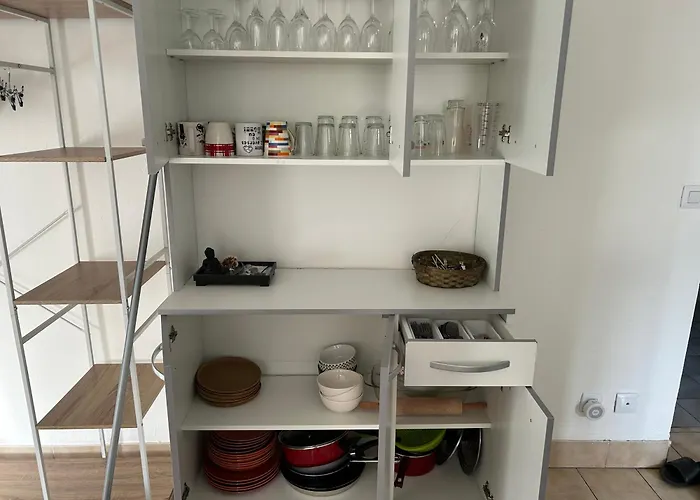 2eme Dans 2 Proche Mer, Centre-ville Et Commerces *