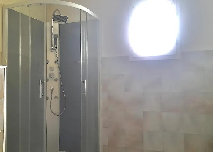 Hostel 2eme Dans 2 Proche Mer, Centre-ville Et Commerces Bastia (Corsica)